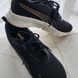 Puma Woman's Black Sneakers